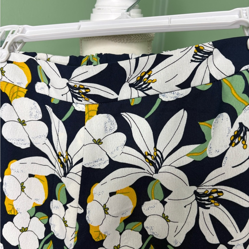 Cynthia Rowley Black Floral Cropped Pants - Picture 5 of 9